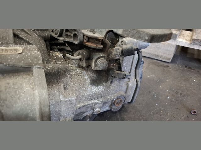 bontott VW JETTA Váltó (Mechanikus)