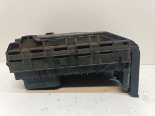 bontott VW JETTA Biztosítéktábla Motortér