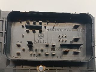 bontott VW JETTA Biztosítéktábla Motortér