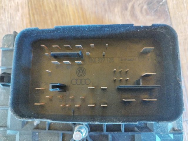 bontott VW JETTA Biztosítéktábla Motortér