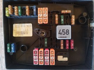 bontott VW JETTA Biztosítéktábla Motortér