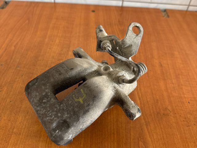 bontott VW JETTA Jobb hátsó Féknyereg Munkahengerrel