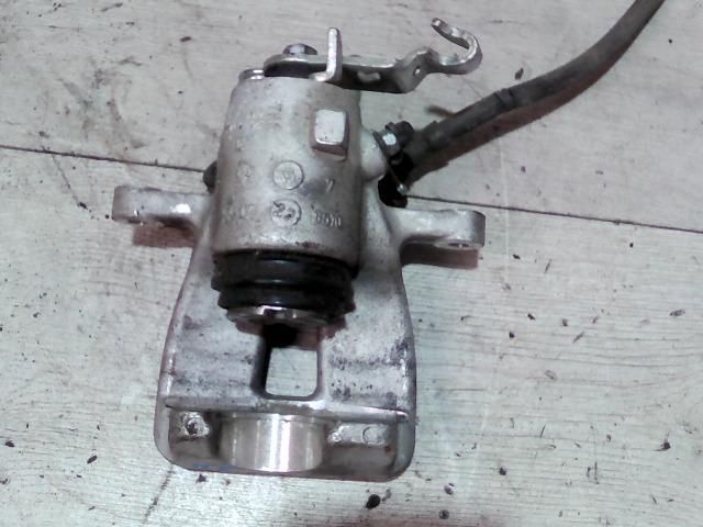 bontott VW JETTA Jobb hátsó Féknyereg Munkahengerrel