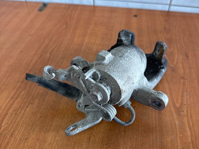 bontott VW JETTA Jobb hátsó Féknyereg Munkahengerrel