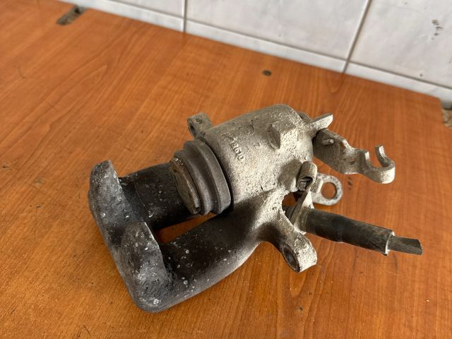 bontott VW JETTA Jobb hátsó Féknyereg Munkahengerrel