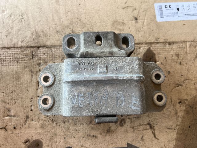 bontott VW JETTA Motor Tartó Bak Bal