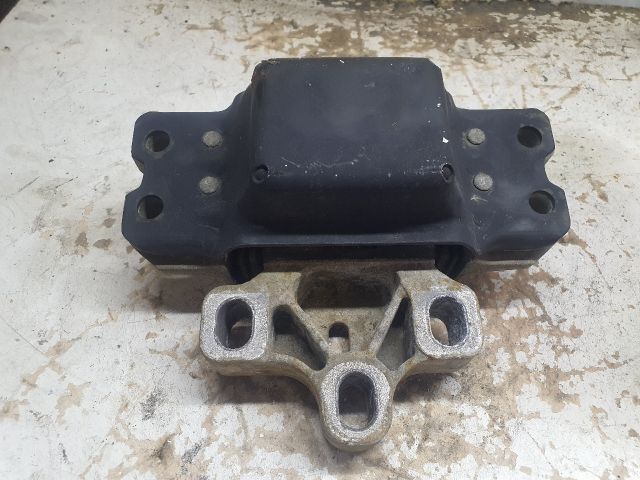bontott VW JETTA Motor Tartó Bak (Fém)