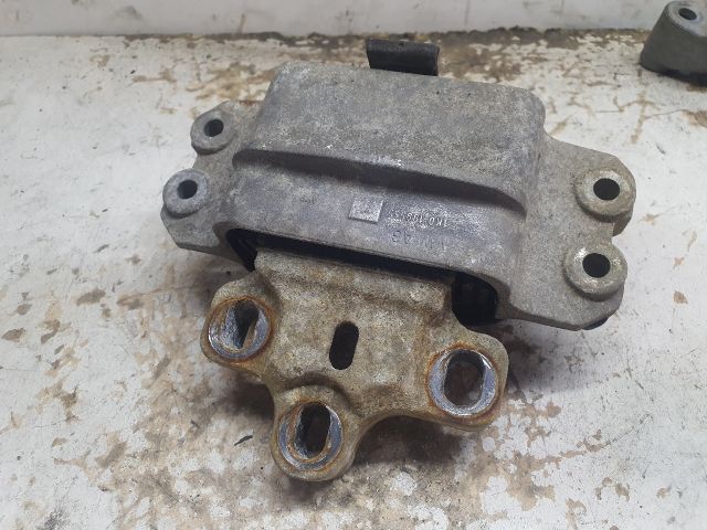 bontott VW JETTA Motor Tartó Bak (Fém)