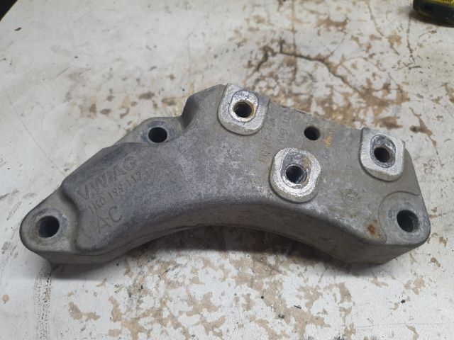 bontott VW JETTA Váltó Tartó Bak (Pozíciófüggetlen)