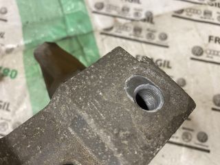 bontott VW JETTA Motor Tartó Bak (Fém)