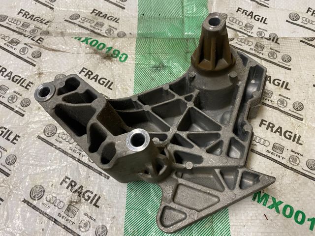 bontott VW JETTA Motor Tartó Bak (Fém)