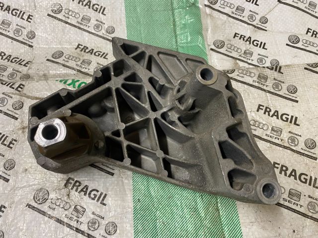 bontott VW JETTA Motor Tartó Bak (Fém)