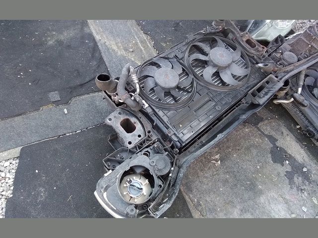 bontott VW JETTA Komplett Homlokfal (Részeivel)