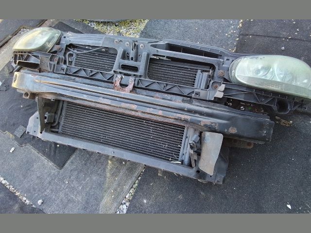 bontott VW JETTA Komplett Homlokfal (Részeivel)