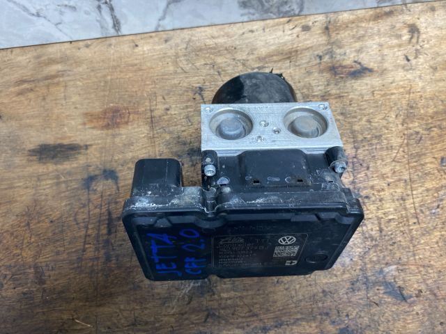 bontott VW JETTA ABS Kocka