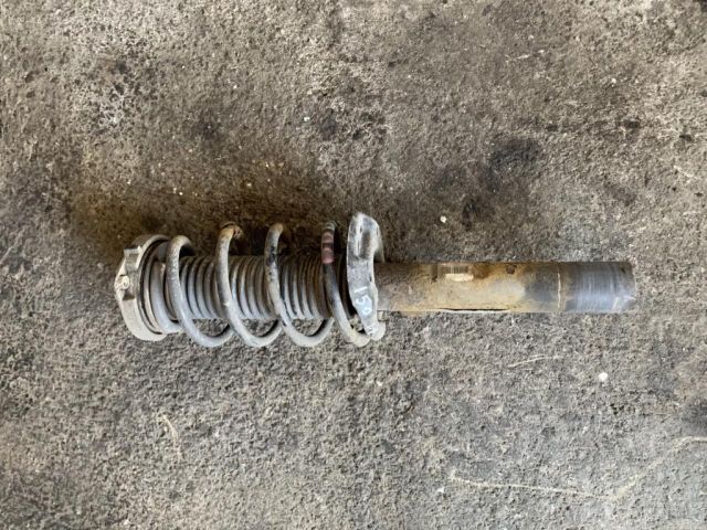 bontott VW JETTA Bal első Lengéscsillapító