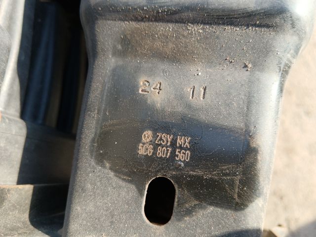 bontott VW JETTA Komplett Homlokfal (Részeivel)