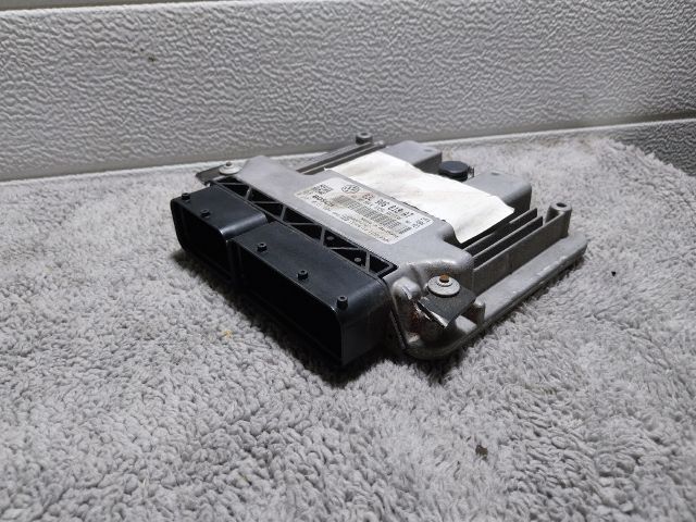 bontott VW JETTA Motorvezérlő