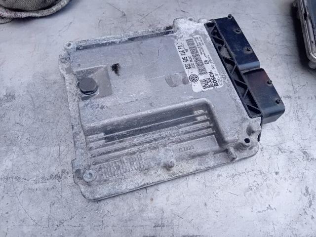 bontott VW JETTA Motorvezérlő