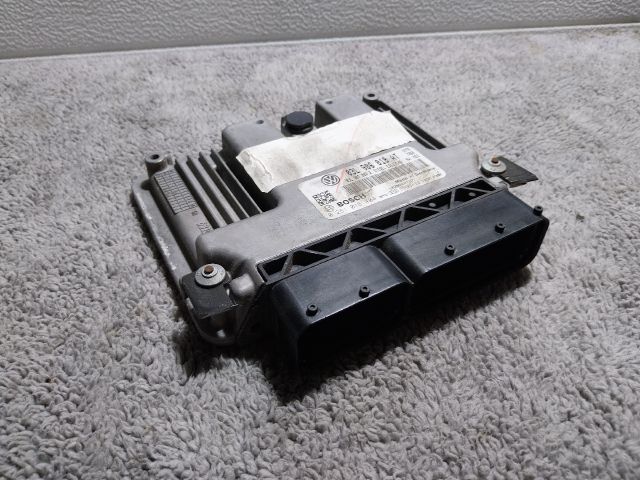 bontott VW JETTA Motorvezérlő