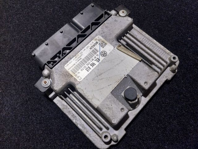 bontott VW JETTA Motorvezérlő