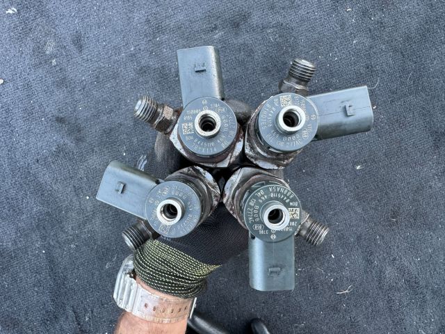 bontott VW JETTA Porlasztó Sor / Híd