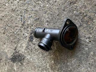 bontott VW JETTA Termosztátház