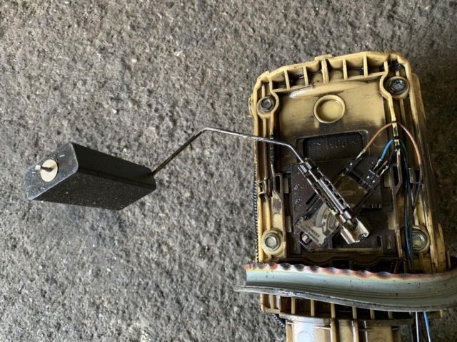 bontott VW JETTA Üzemanyagszint Jeladó