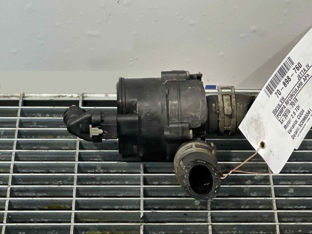 bontott VW JETTA Vízpumpa