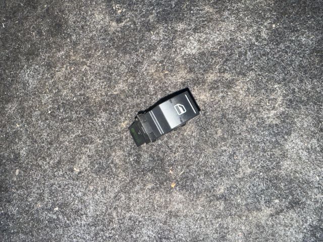 bontott VW JETTA Ablakemelő Kapcsoló (Pozíciófüggetlen)