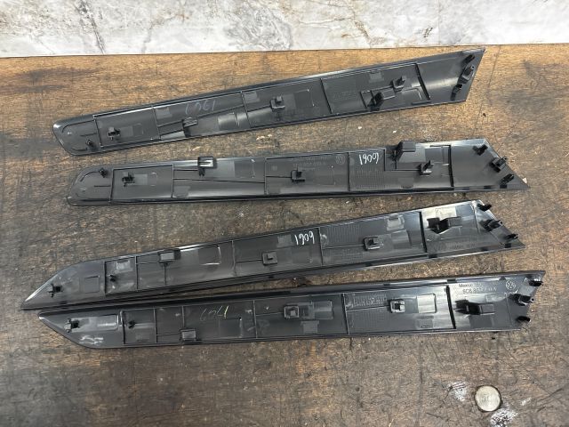 bontott VW JETTA Ajtó Díszléc Szett