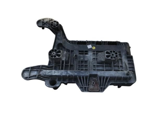 bontott VW JETTA Akkumulátor Tartó