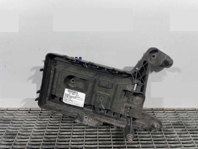 bontott VW JETTA Akkumulátor Tartó