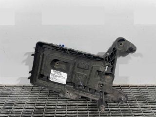 bontott VW JETTA Akkumulátor Tartó