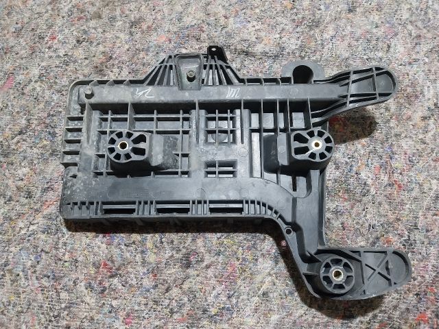 bontott VW JETTA Akkumulátor Tartó