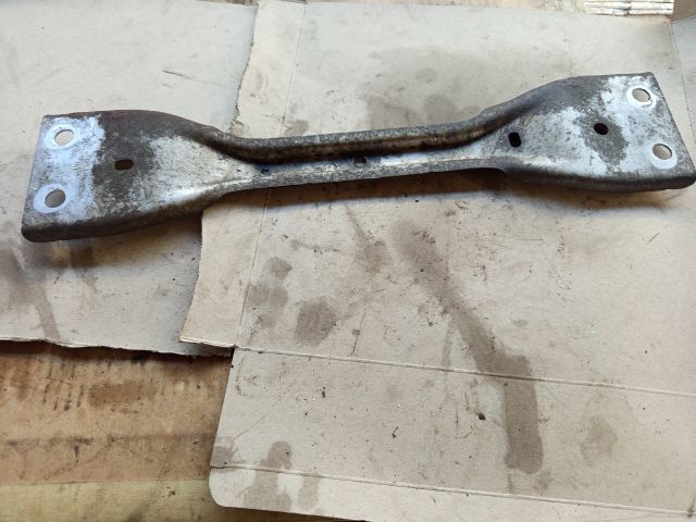 bontott VW JETTA Alsó Kereszttartó