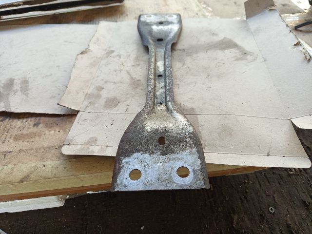 bontott VW JETTA Alsó Kereszttartó