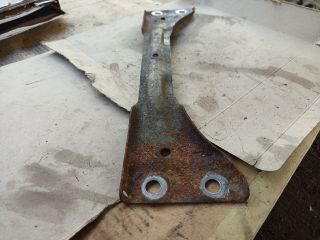 bontott VW JETTA Alsó Kereszttartó