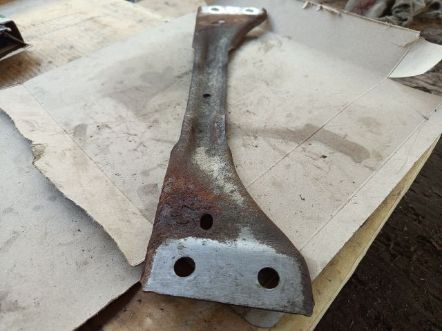 bontott VW JETTA Alsó Kereszttartó