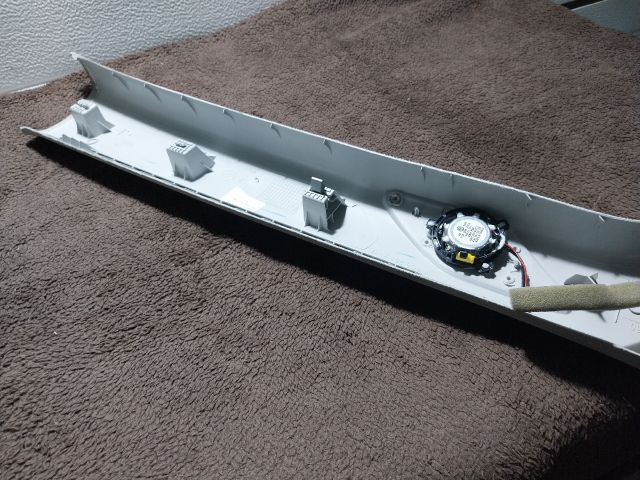 bontott VW JETTA Bal A Oszlop Hangszóró Burkolat