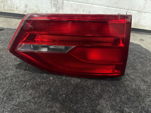 bontott VW JETTA Bal Belső Hátsó Lámpa