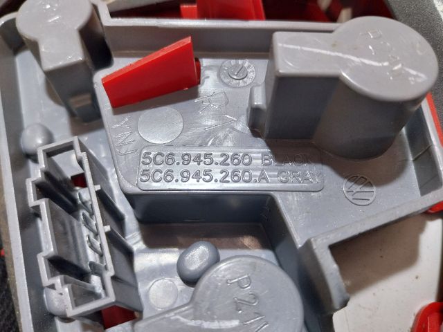 bontott VW JETTA Bal Belső Hátsó Lámpa