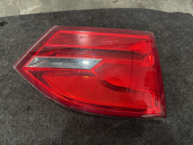 bontott VW JETTA Bal Belső Hátsó Lámpa