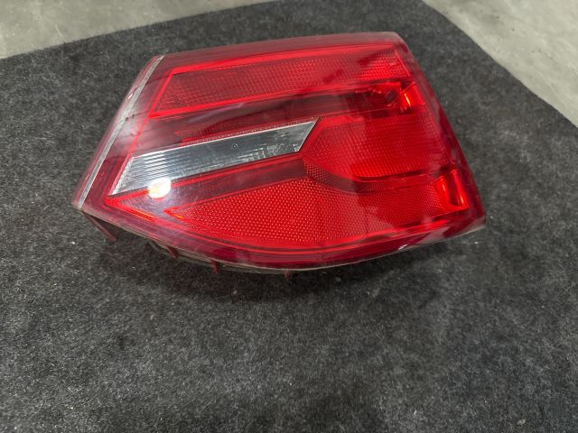 bontott VW JETTA Bal Belső Hátsó Lámpa