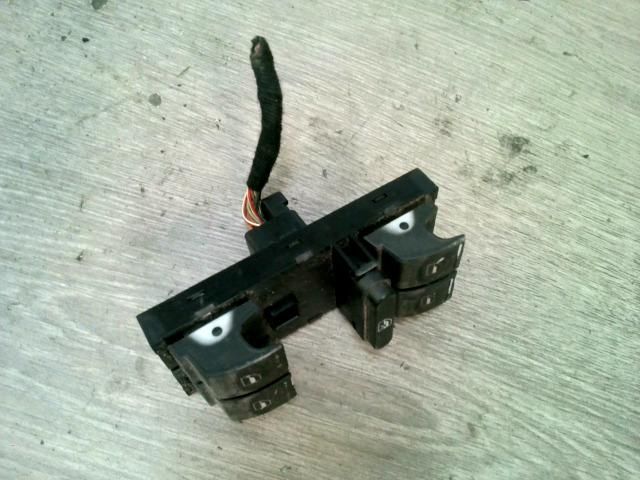 bontott VW JETTA Bal első Ablakemelő Kapcsoló