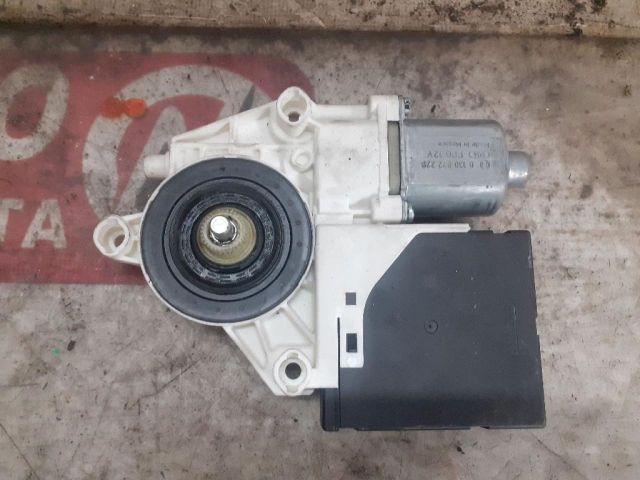 bontott VW JETTA Bal első Ablakemelő Motor