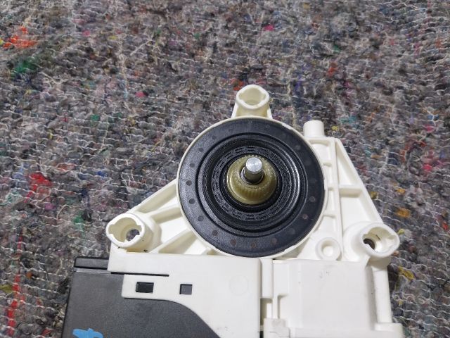 bontott VW JETTA Bal első Ablakemelő Motor