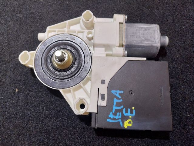 bontott VW JETTA Bal első Ablakemelő Motor