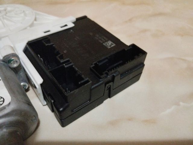 bontott VW JETTA Bal első Ablakemelő Motor