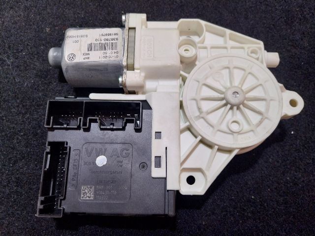 bontott VW JETTA Bal első Ablakemelő Motor